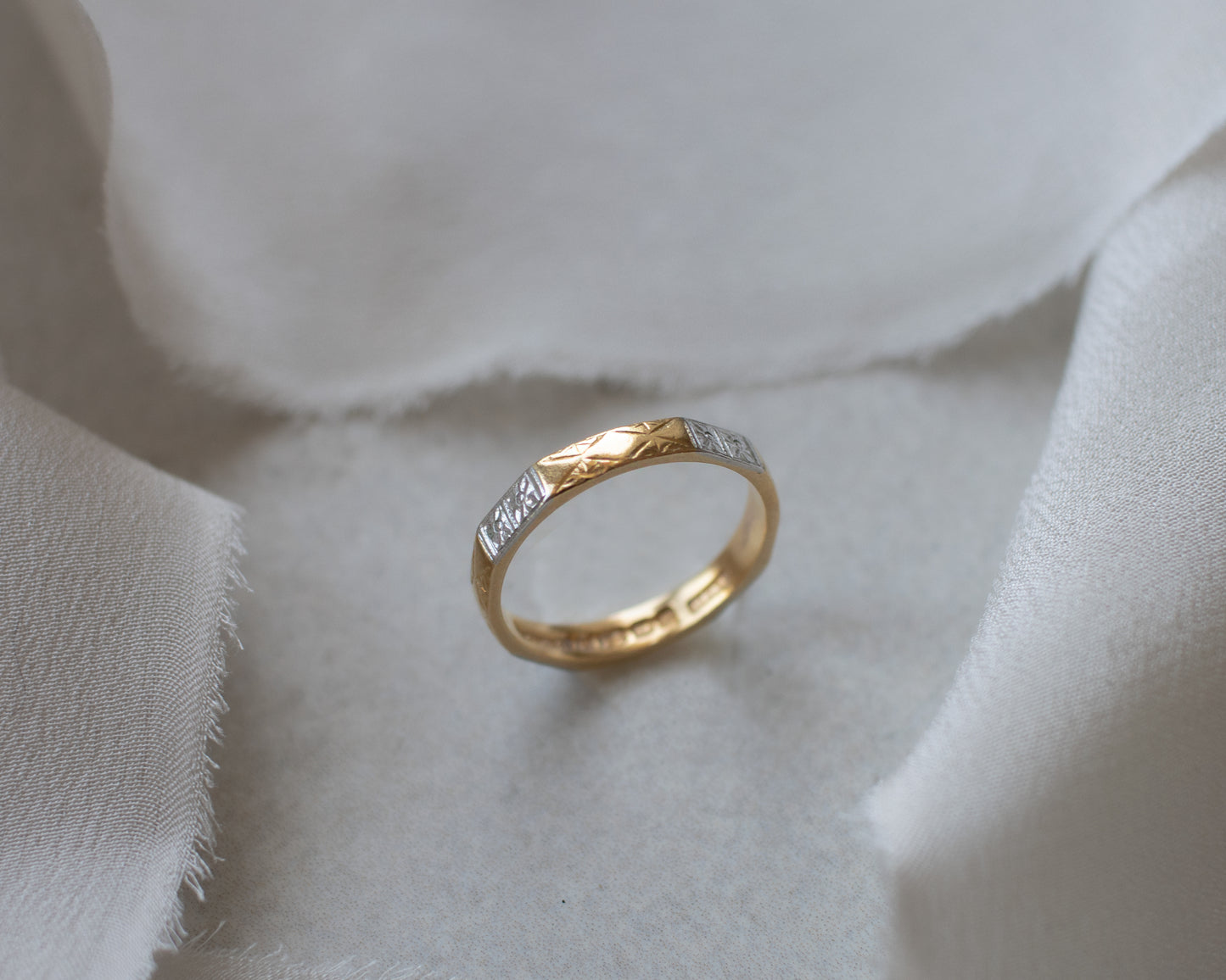 Vintage 1955 22ct Gold & Platinum Octagonal Band Ring
