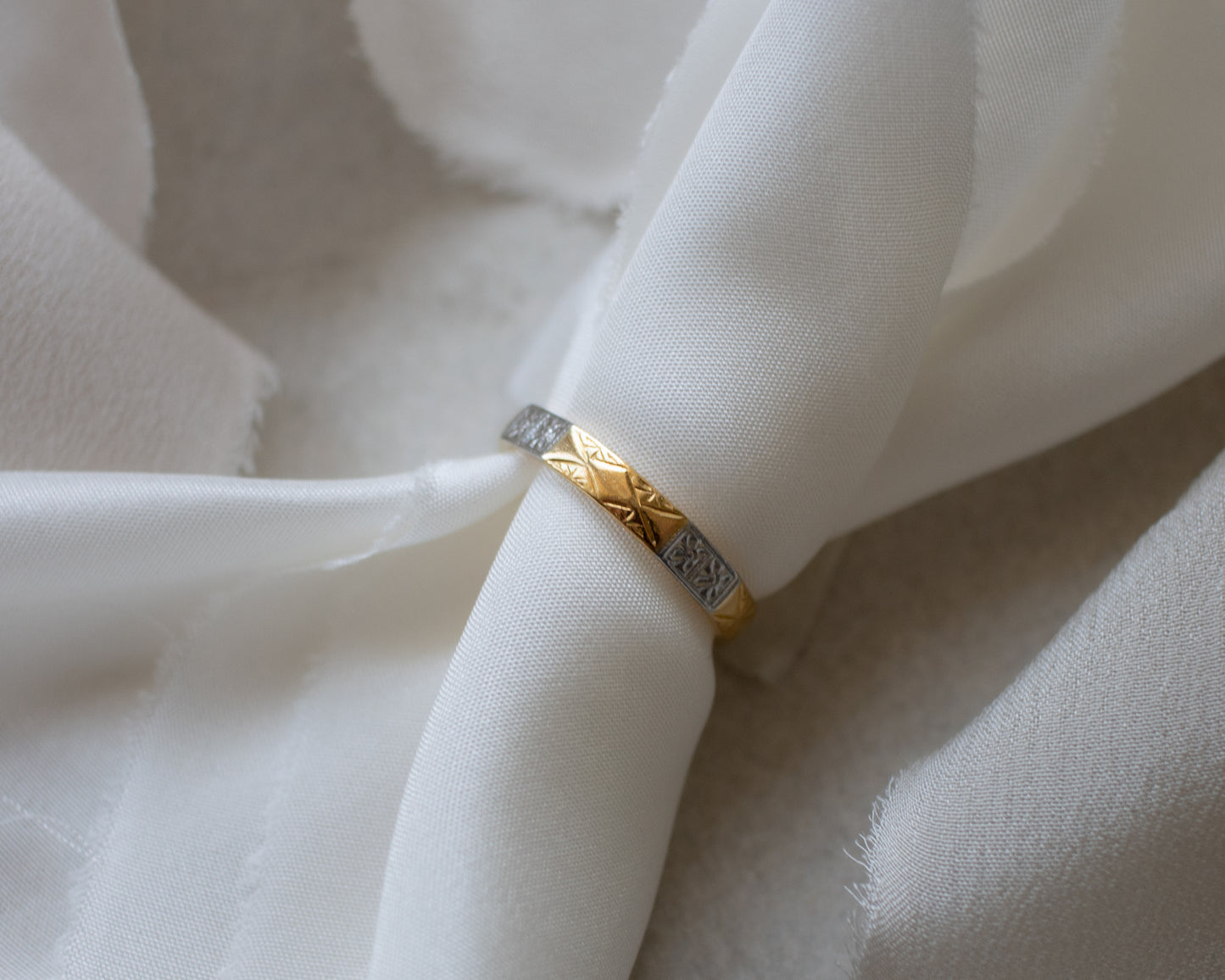 Vintage 1955 22ct Gold & Platinum Octagonal Band Ring
