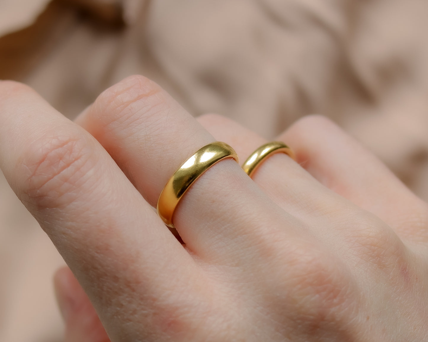 Vintage 22ct Gold Band, 1983 - UK P 1/2