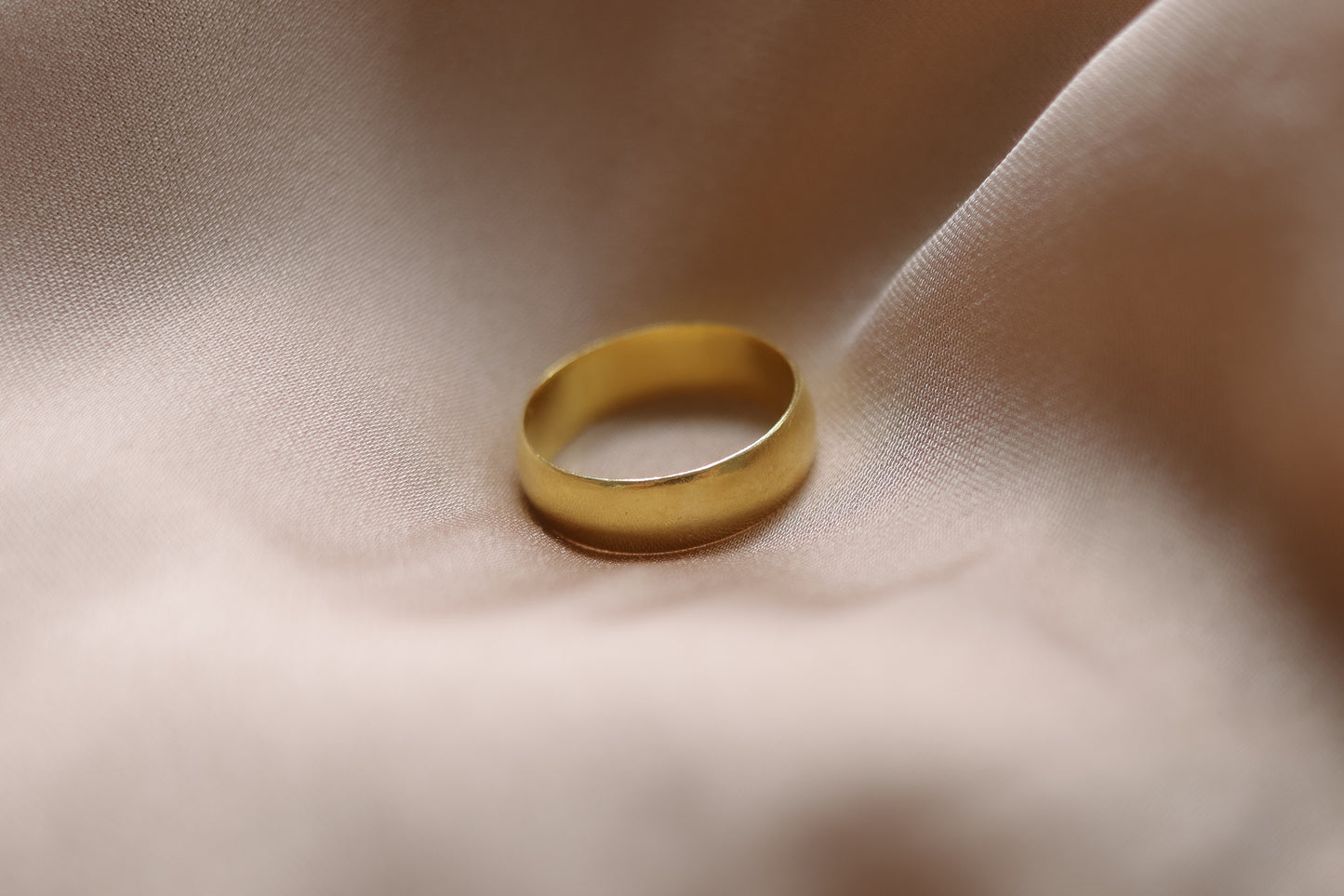 Vintage 22ct Gold thick Band - Fully Hallmarked 1965 (Copy)