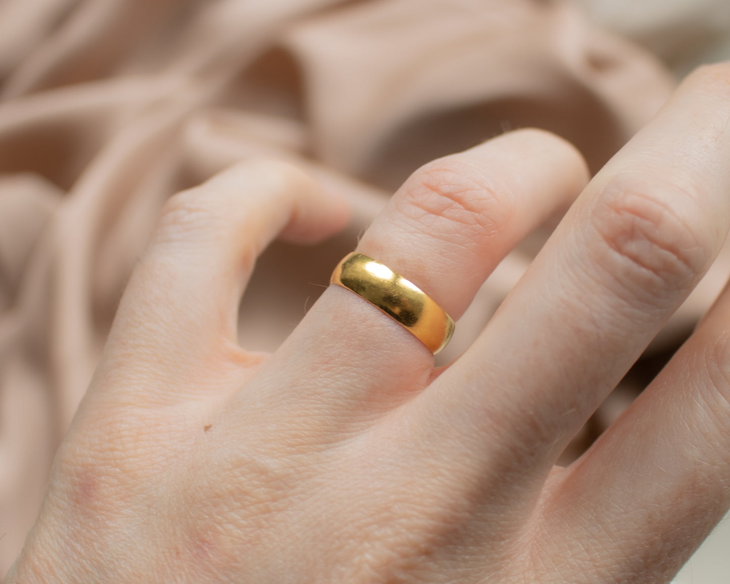 Vintage 22ct Gold thick Band - Fully Hallmarked 1965 (Copy)