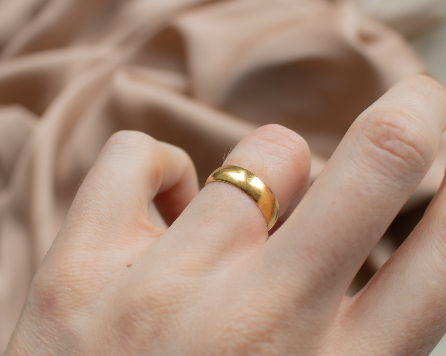 Vintage 22ct Gold thick Band - Fully Hallmarked 1965 (Copy)
