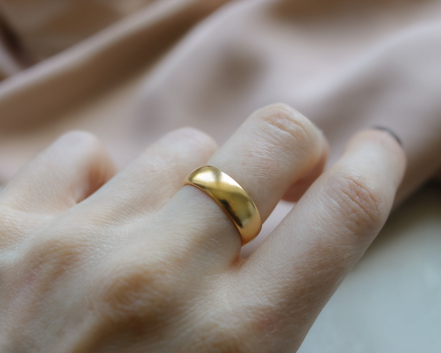 Rare antique Chester 22ct Gold Heavy Wedding Band UK O 1/2 - 1955