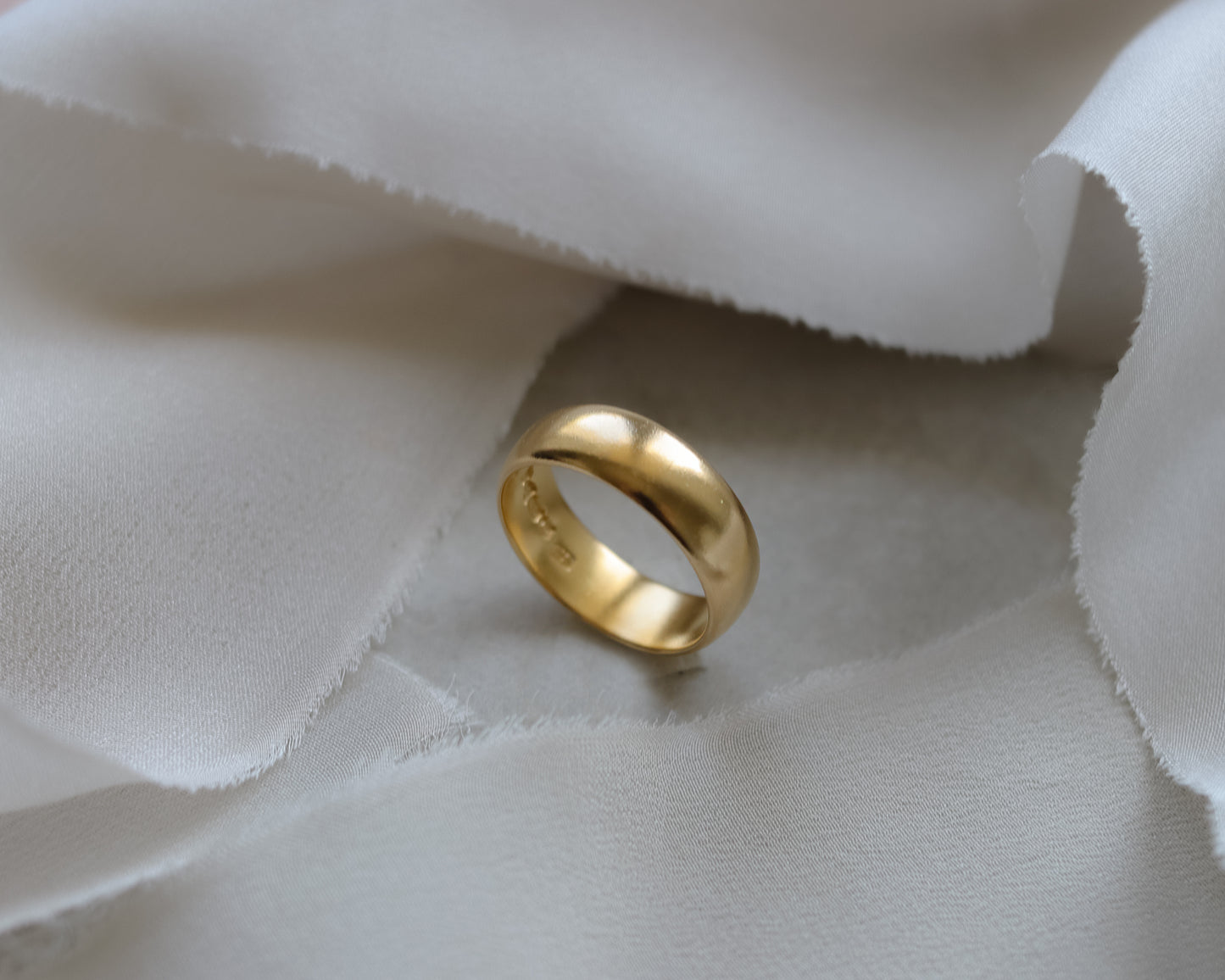 Rare antique Chester 22ct Gold Heavy Wedding Band UK O 1/2 - 1955
