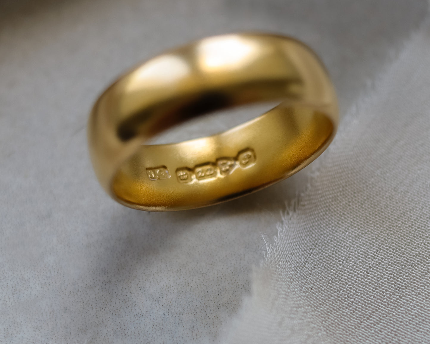 Rare antique Chester 22ct Gold Heavy Wedding Band UK O 1/2 - 1955