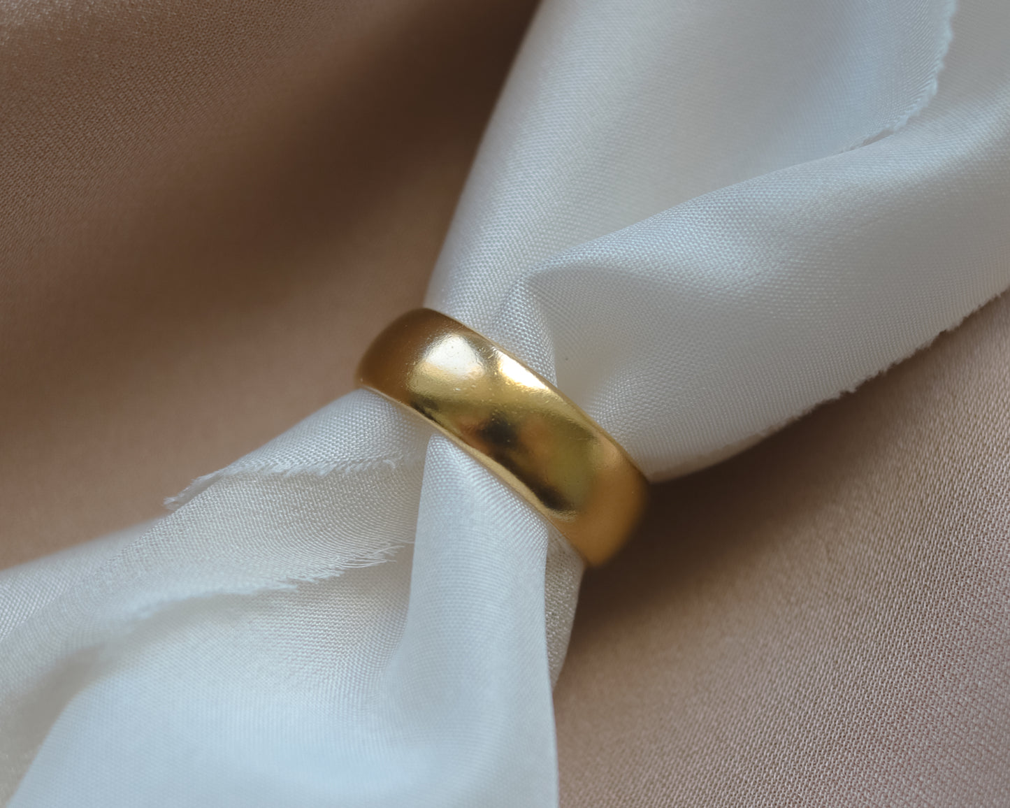 Rare antique Chester 22ct Gold Heavy Wedding Band UK O 1/2 - 1955