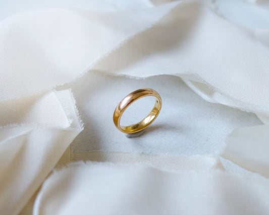 22ct gold d-shaped band UK O