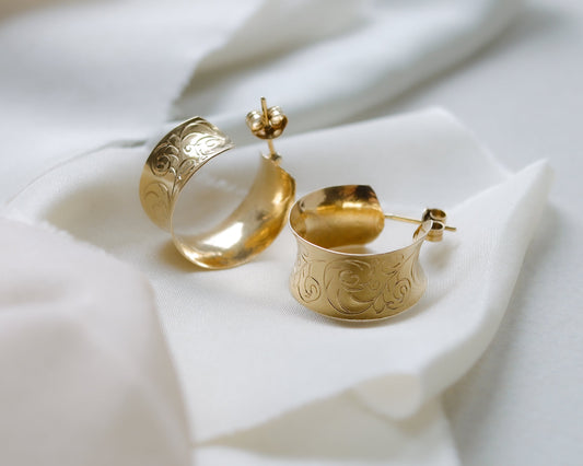 Remaining 9ct yellow gold scroll engraved hoop earrrings