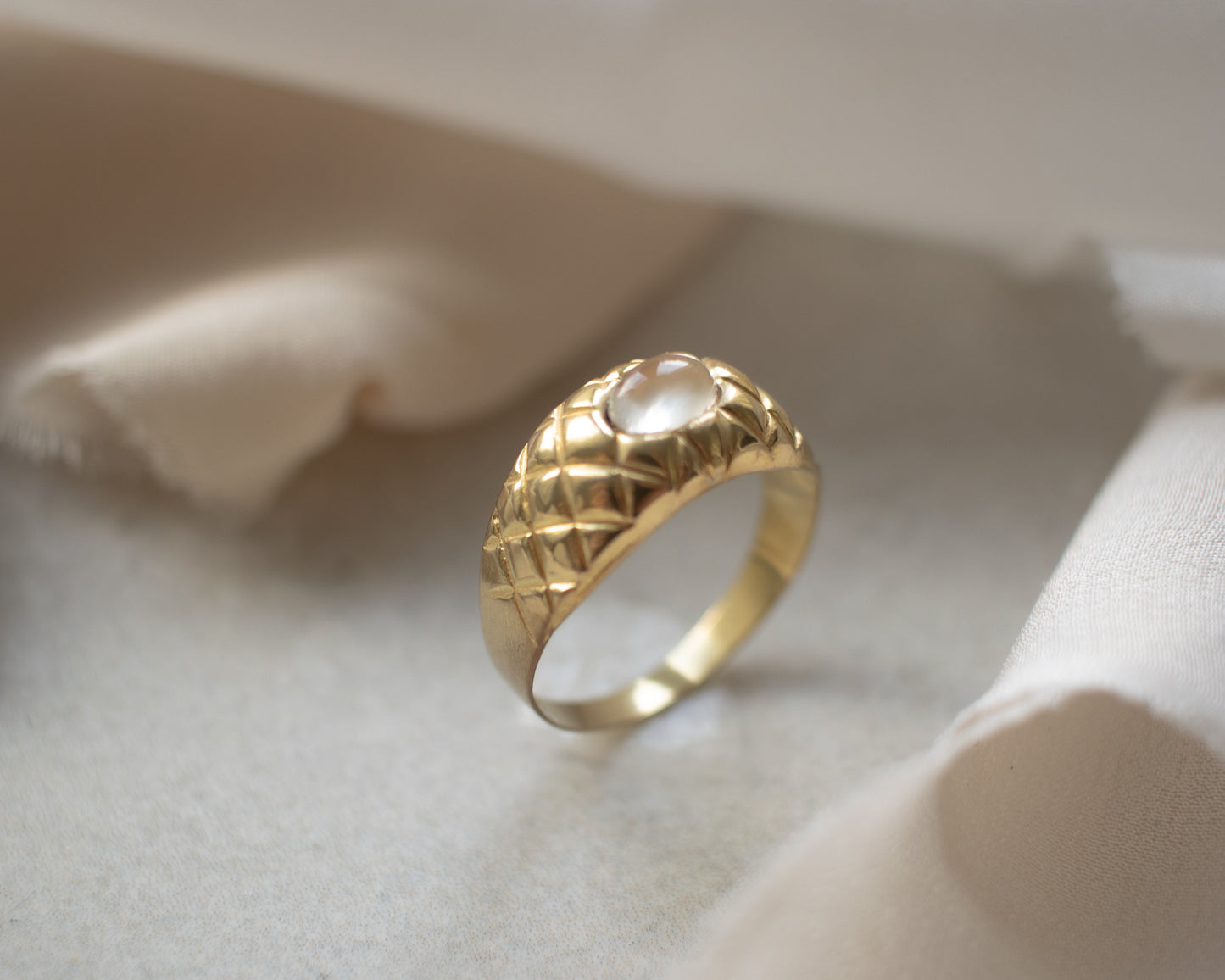 Vintage 8ct Yellow Gold Moonstone Ring - UK Q