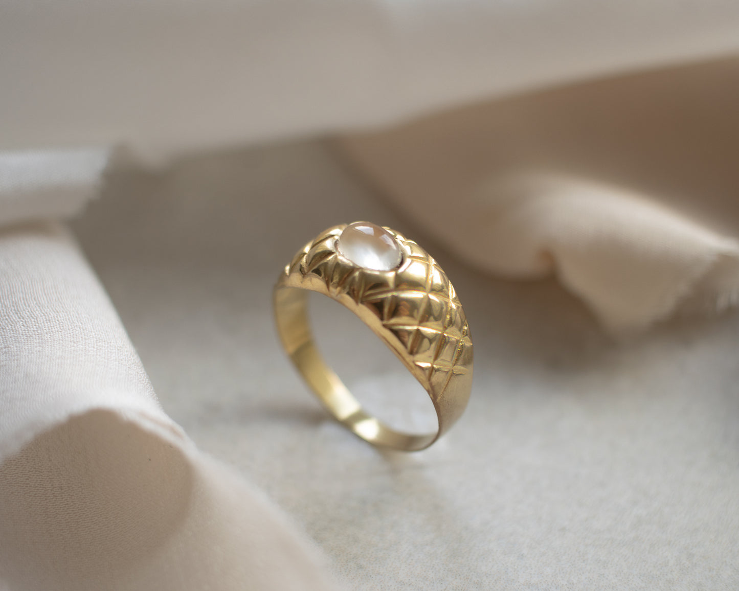 Vintage 8ct Yellow Gold Moonstone Ring - UK Q