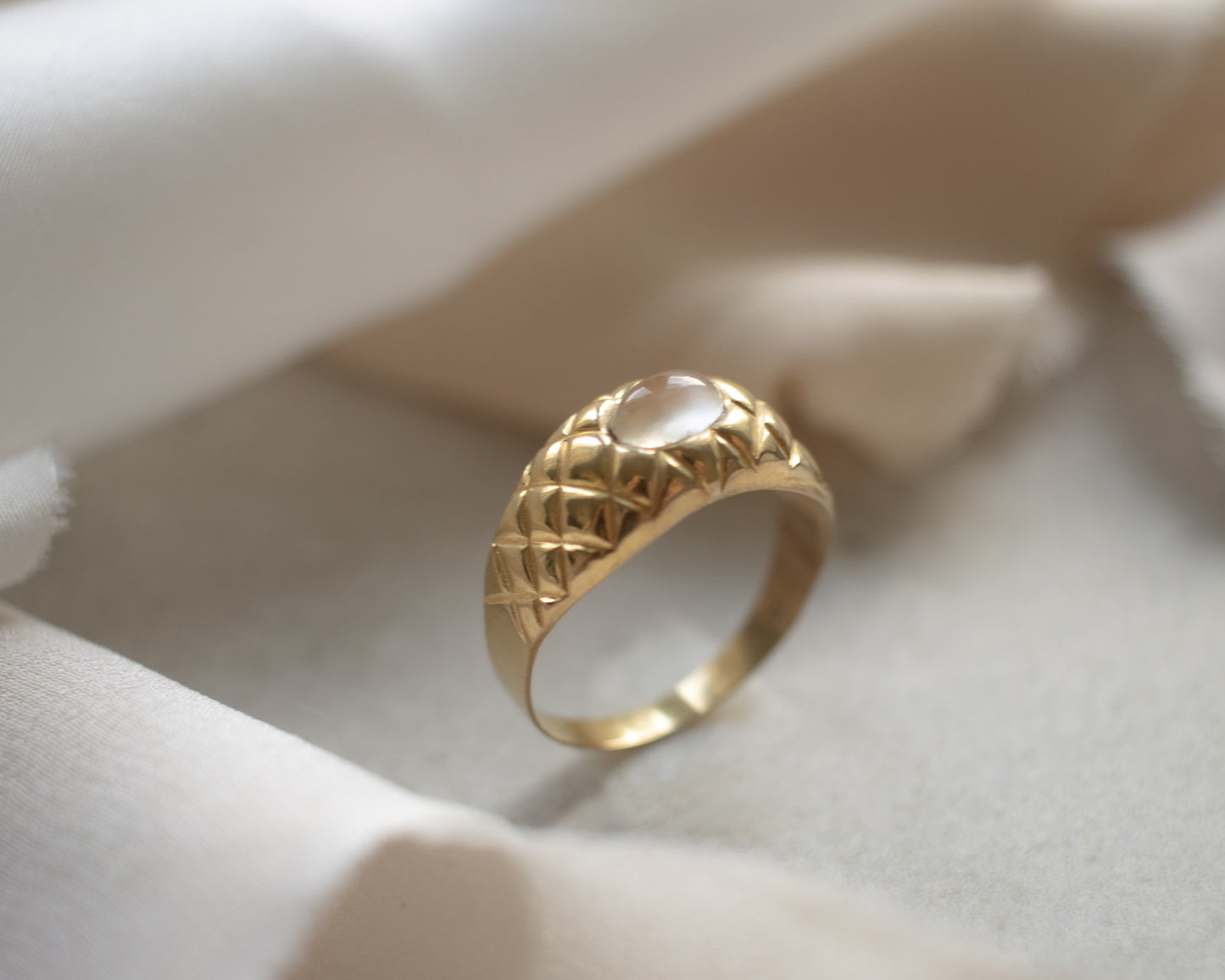 Vintage 8ct Yellow Gold Moonstone Ring - UK Q