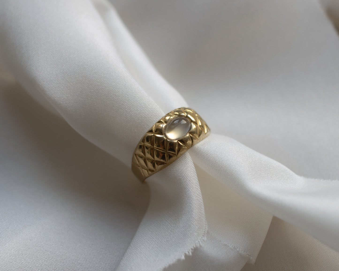 Vintage 8ct Yellow Gold Moonstone Ring - UK Q