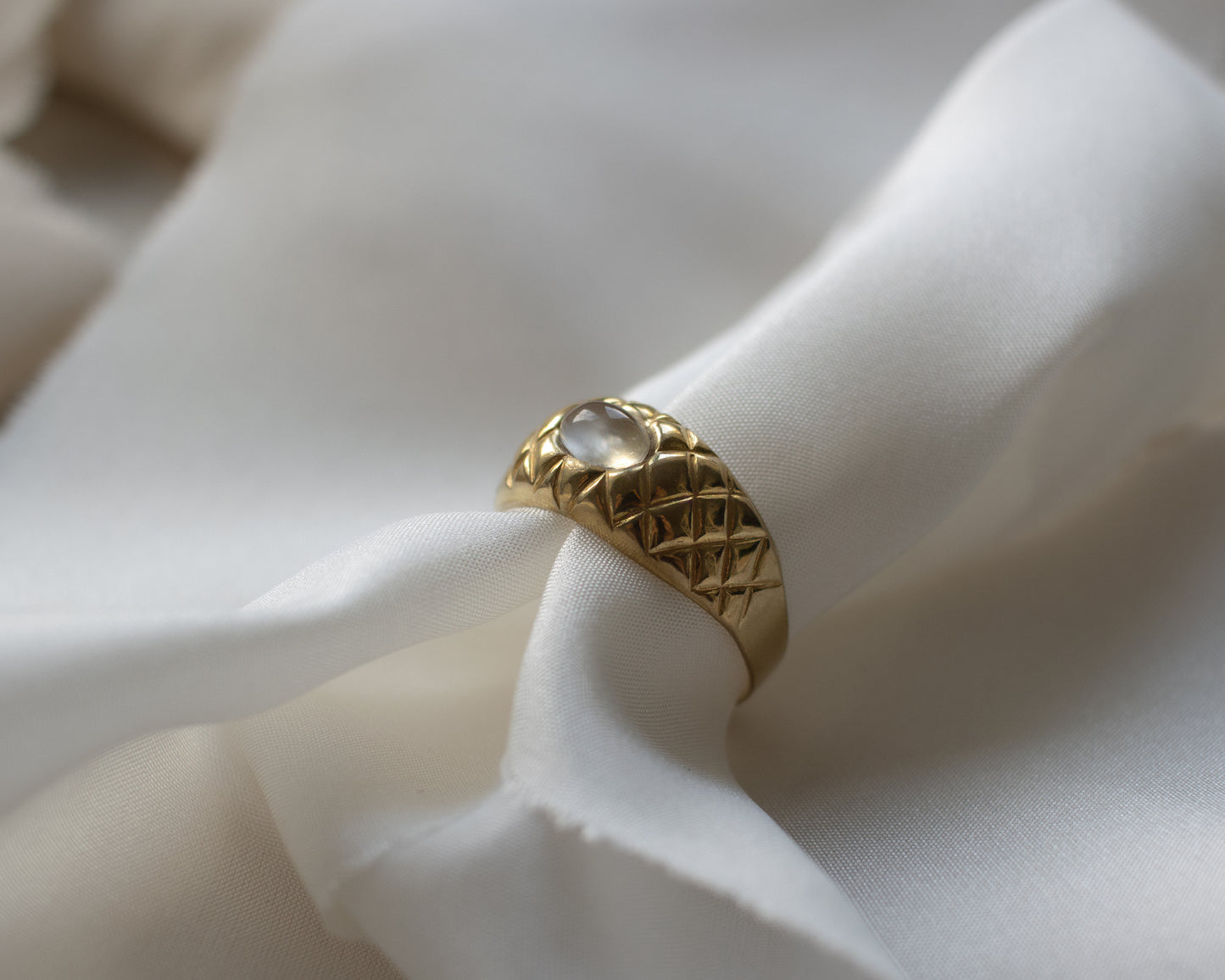 Vintage 8ct Yellow Gold Moonstone Ring - UK Q