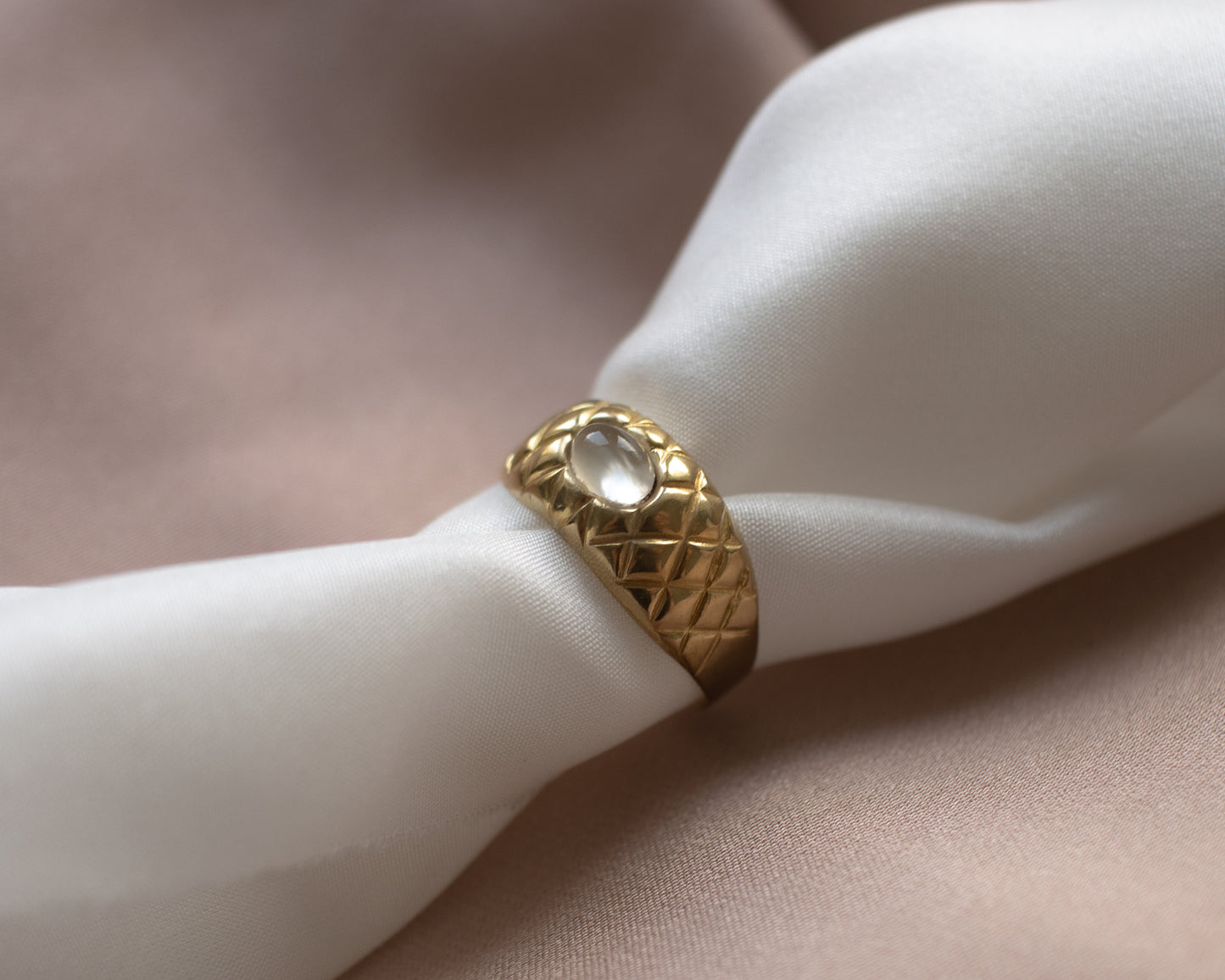 Vintage 8ct Yellow Gold Moonstone Ring - UK Q