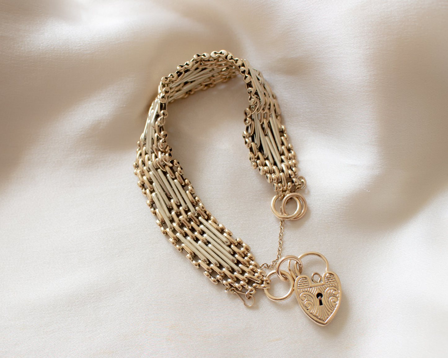 Vintage 1968 9ct Gold Wide Gate Bracelet - 34g Heart Padlock