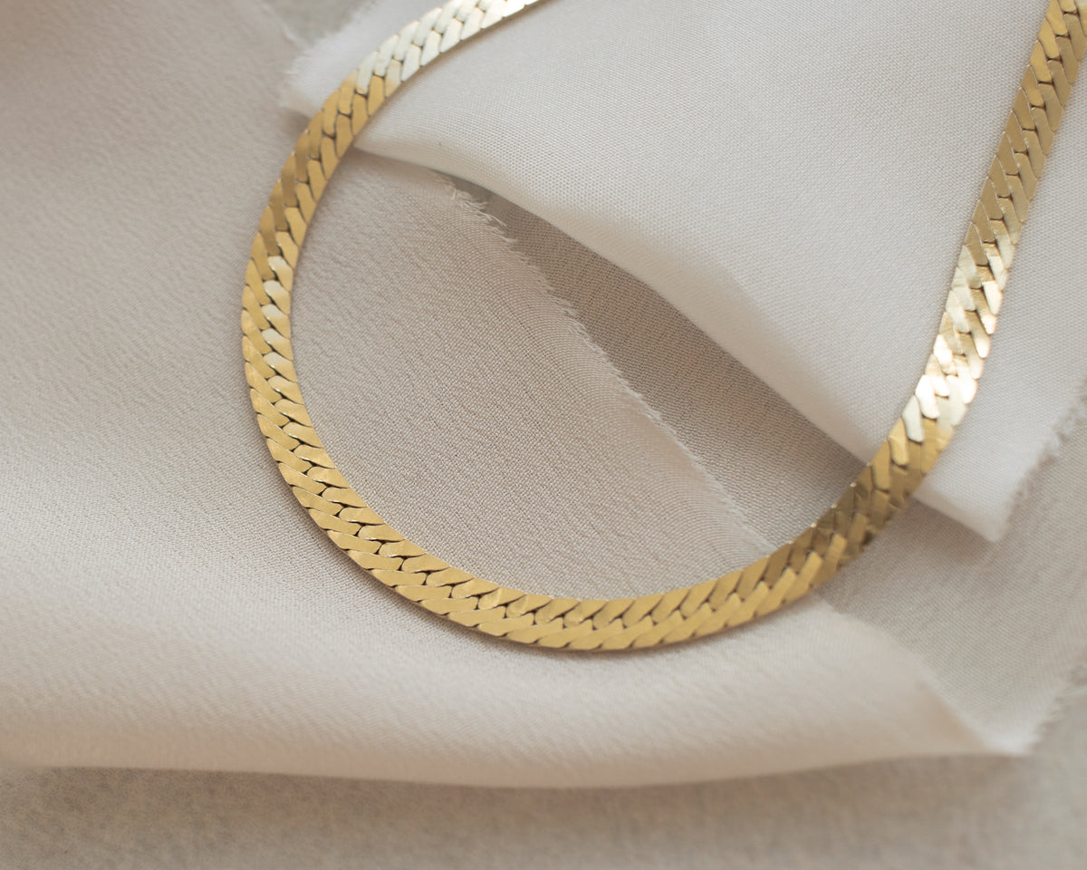 Vintage 9ct Gold Flat Curb Link Necklace | 60cm, 17.4g, 1981