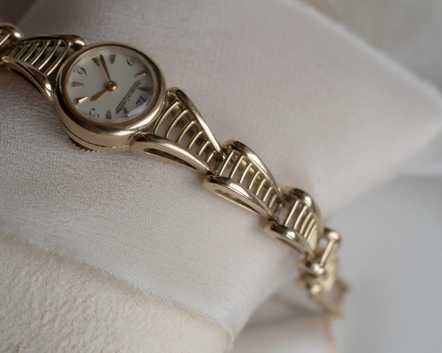 Vintage Jaeger-LeCoultre Ladies’ 9ct Gold Bracelet Watch | c.1960