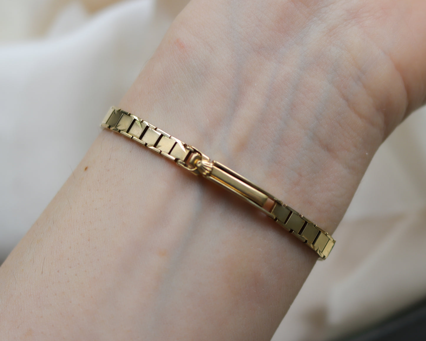Vintage 9ct Gold Rolex Precision Ladies Watch – 1965