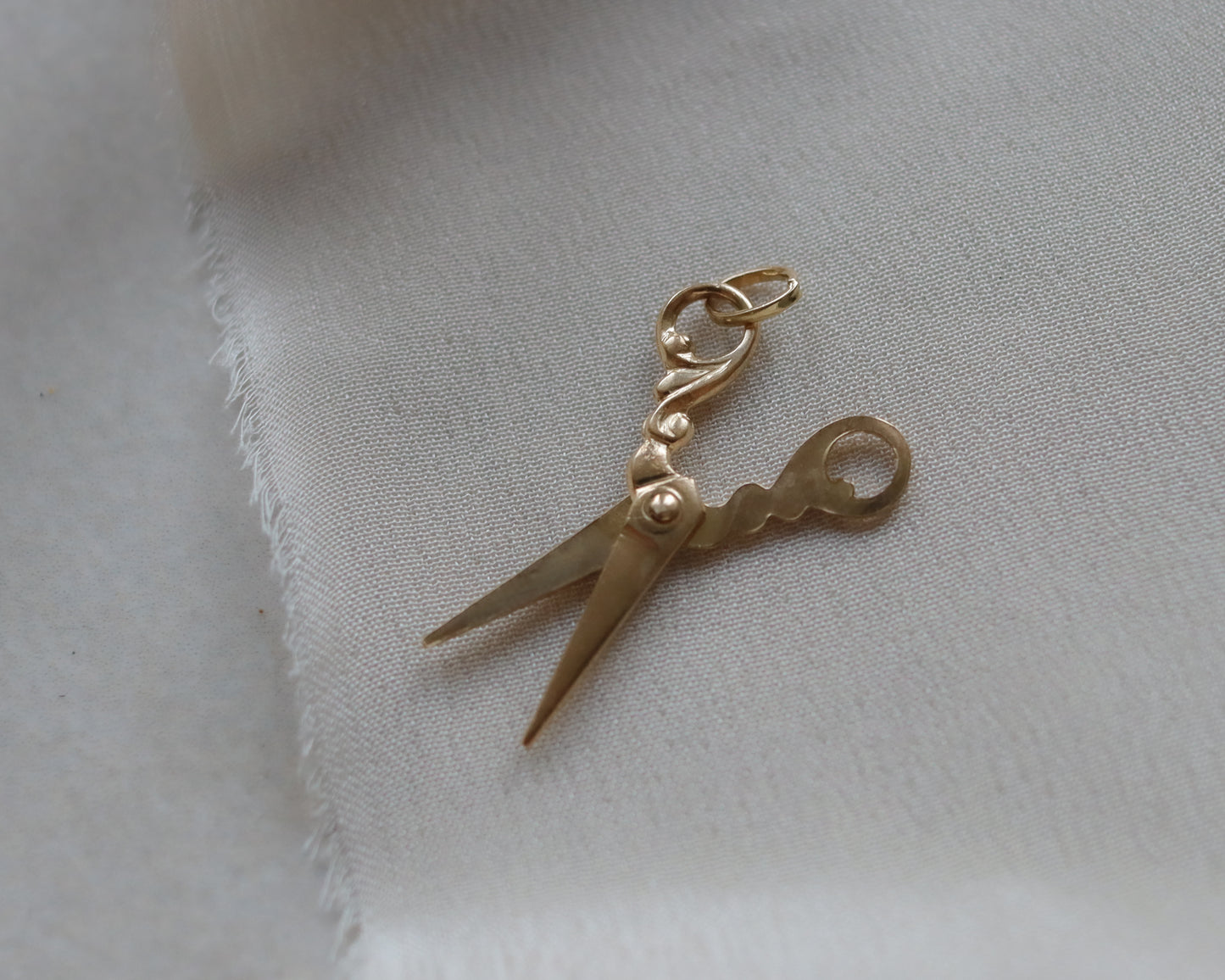 9ct Gold Scissors Charm Pendant