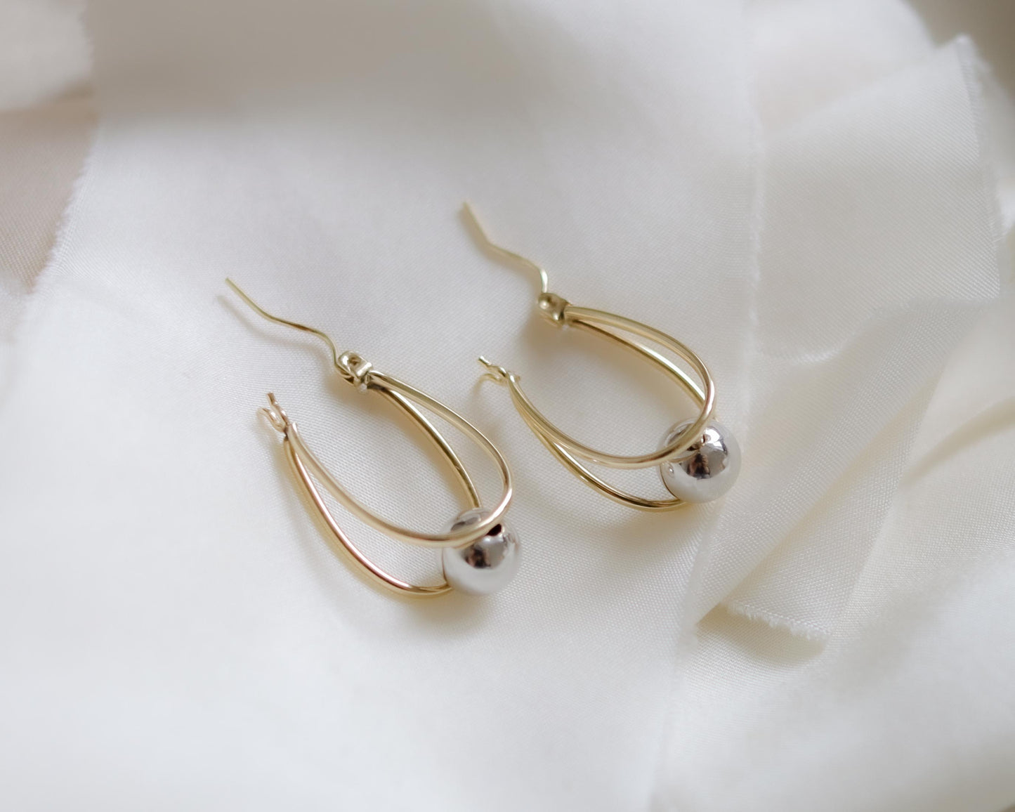 9ct gold bi-coloured hoop earrings