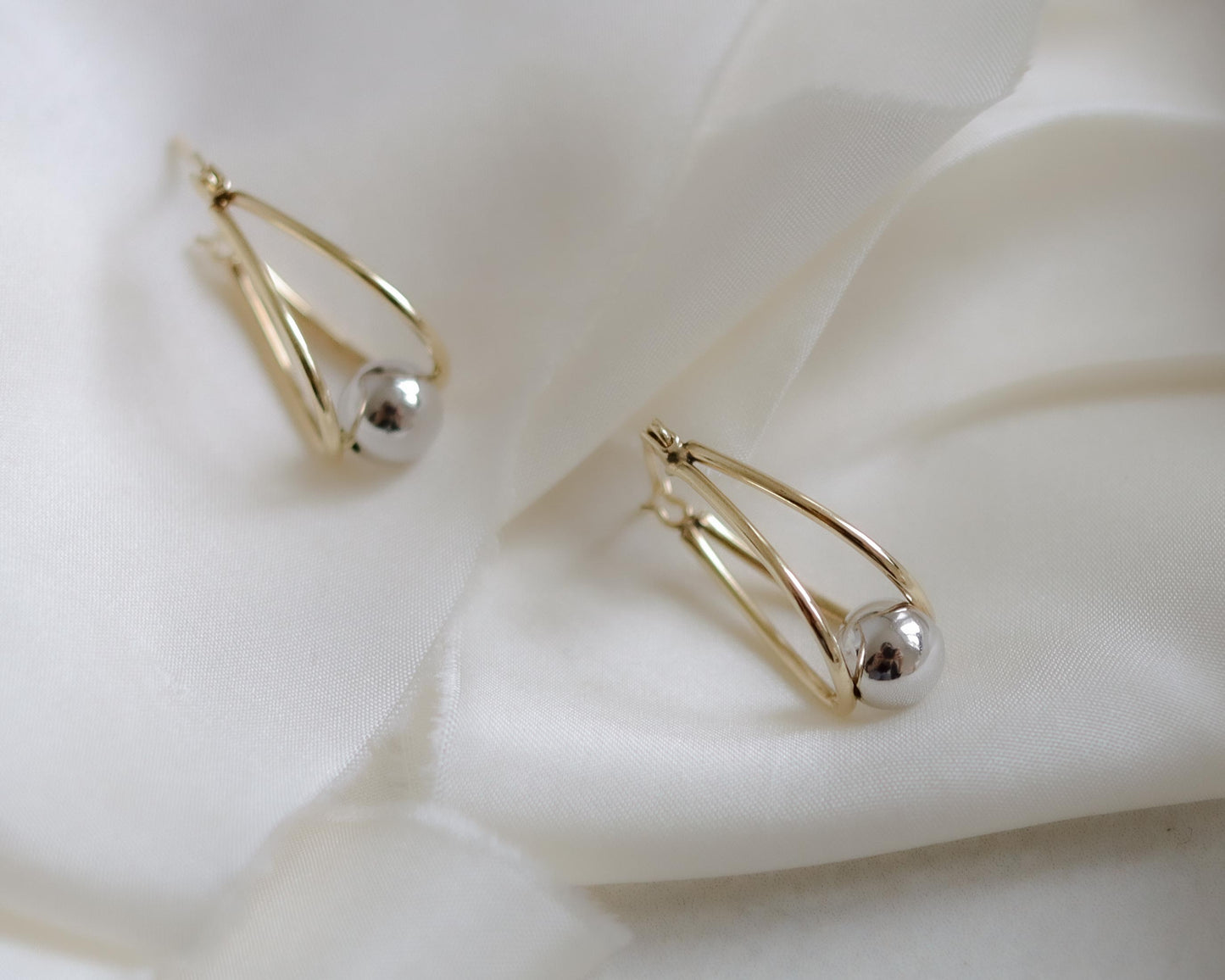 9ct gold bi-coloured hoop earrings