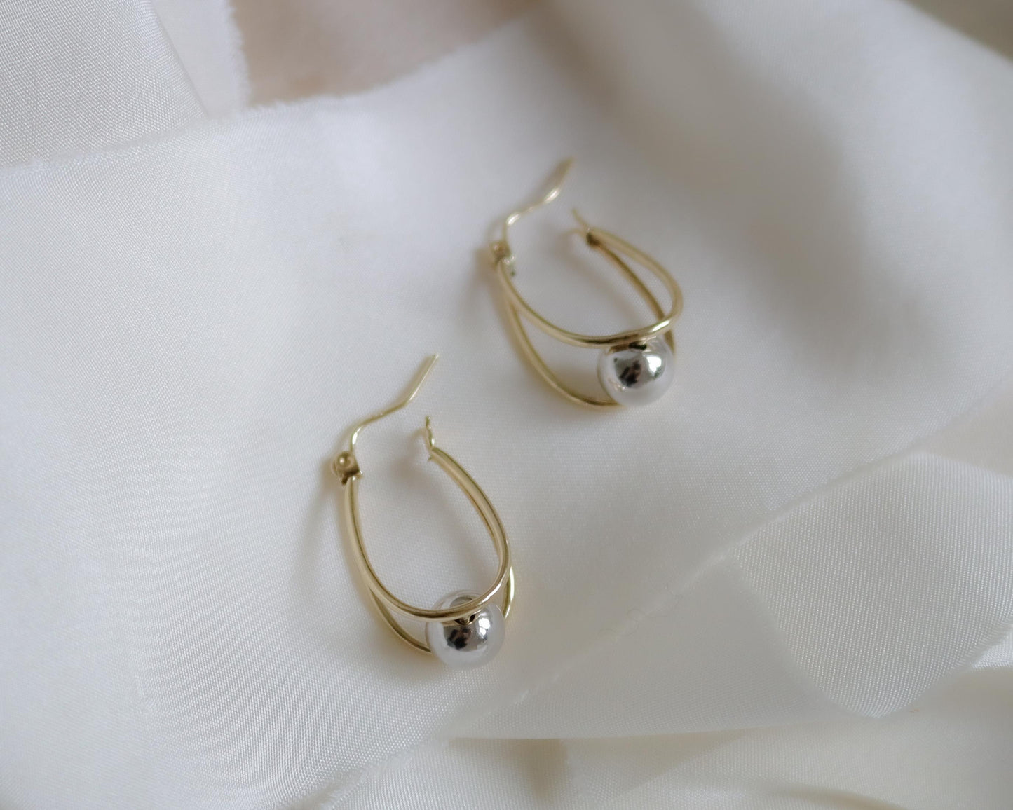 9ct gold bi-coloured hoop earrings