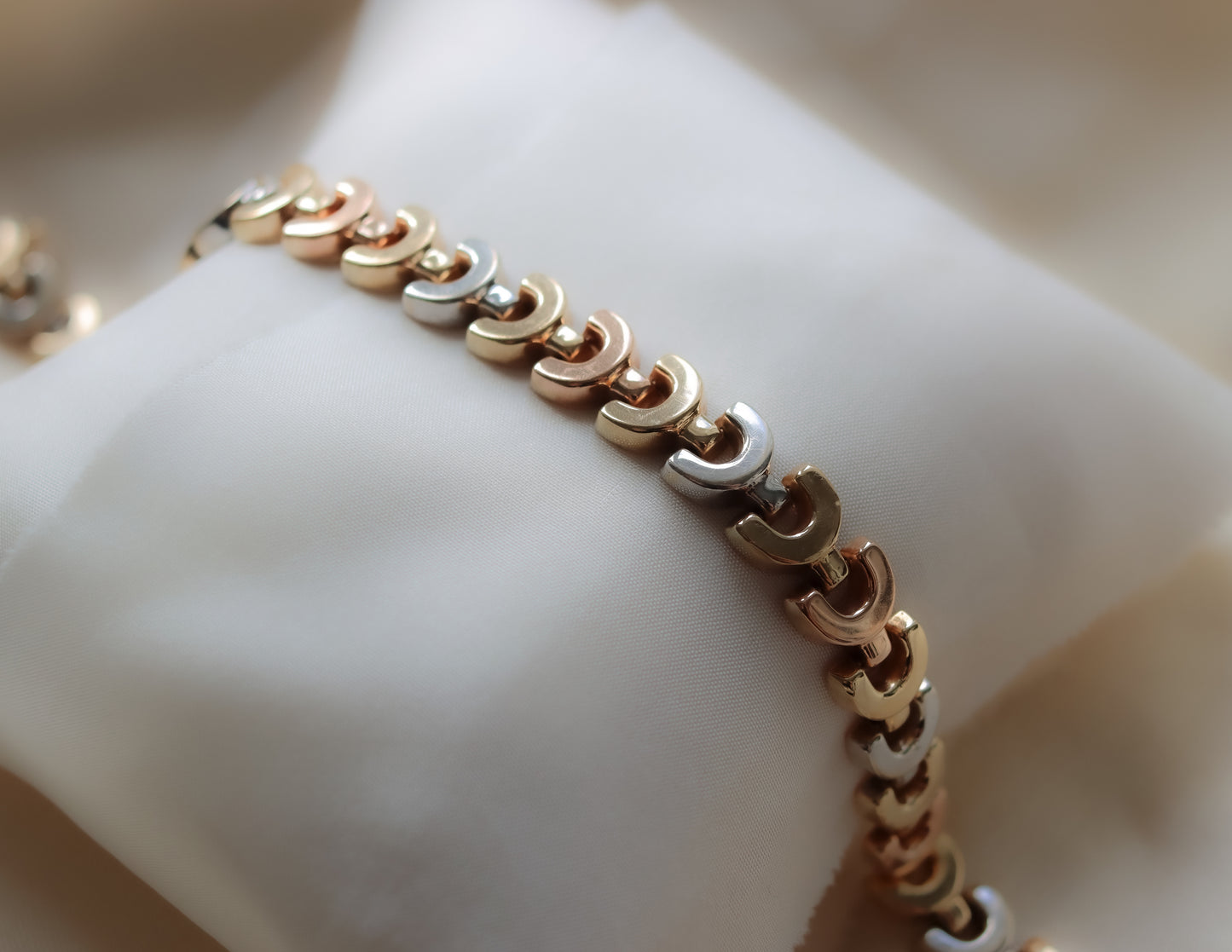 9ct Tri-Colour Gold C-Link Bracelet