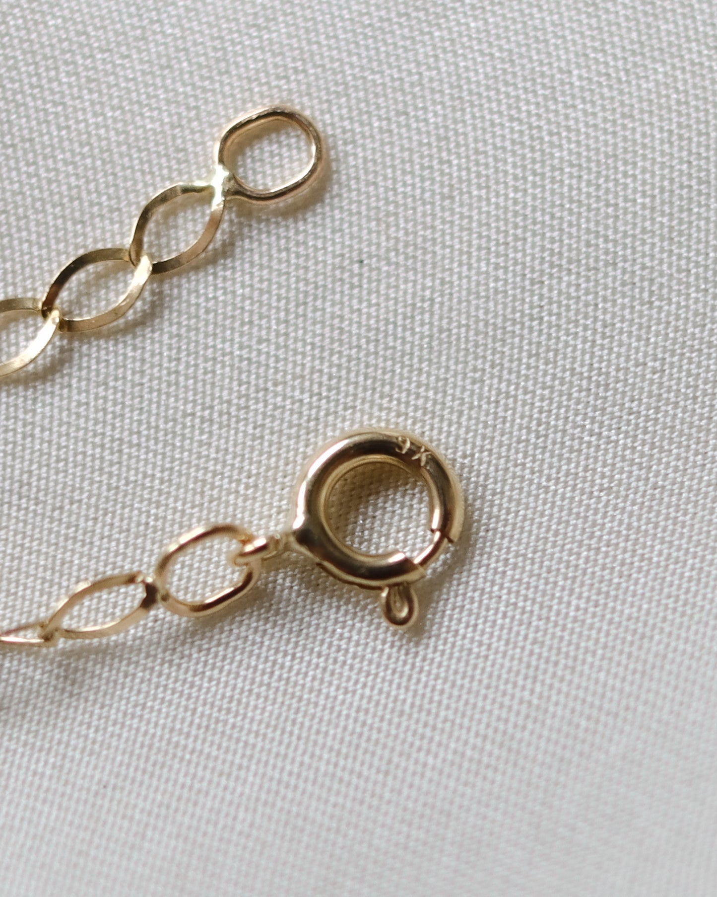 9ct yellow gold fine curb link necklace