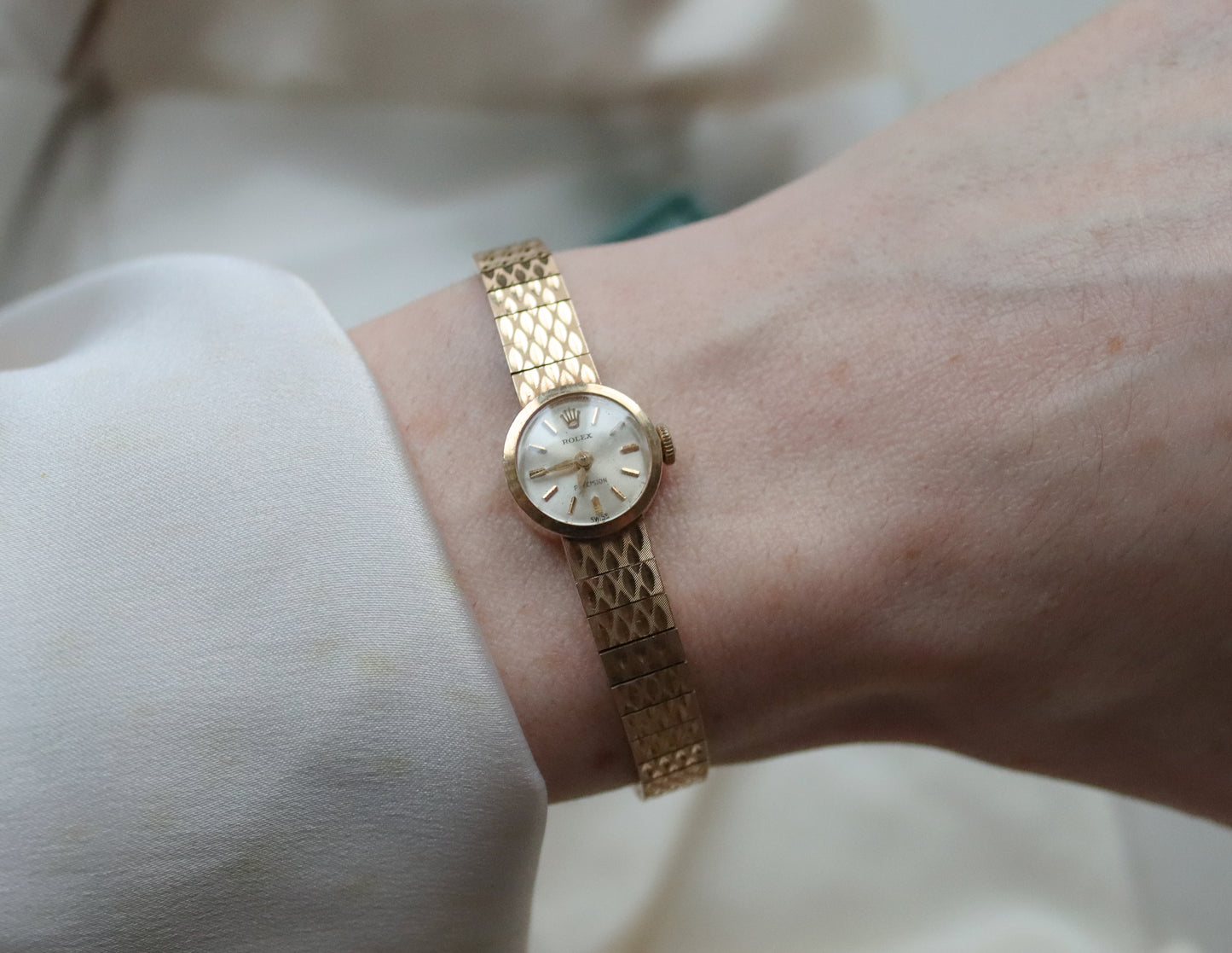 Vintage Rolex Ladies 9ct Gold Watch scaled Integral Bracelet  - 1965