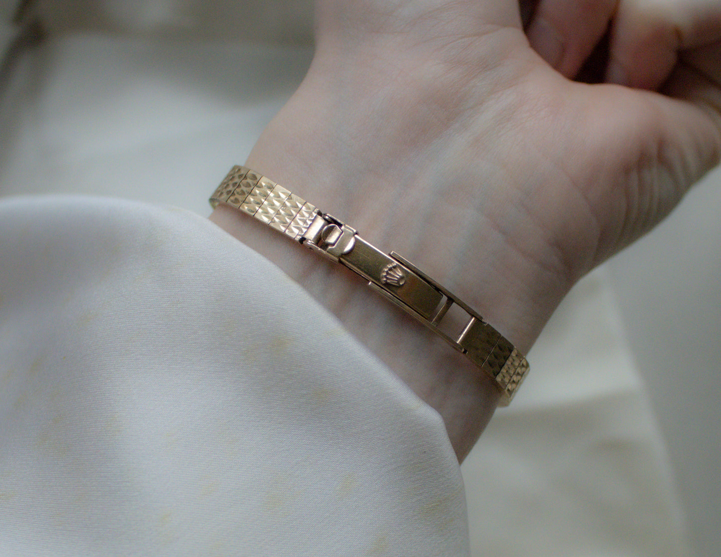 Vintage Rolex Ladies 9ct Gold Watch scaled Integral Bracelet  - 1965