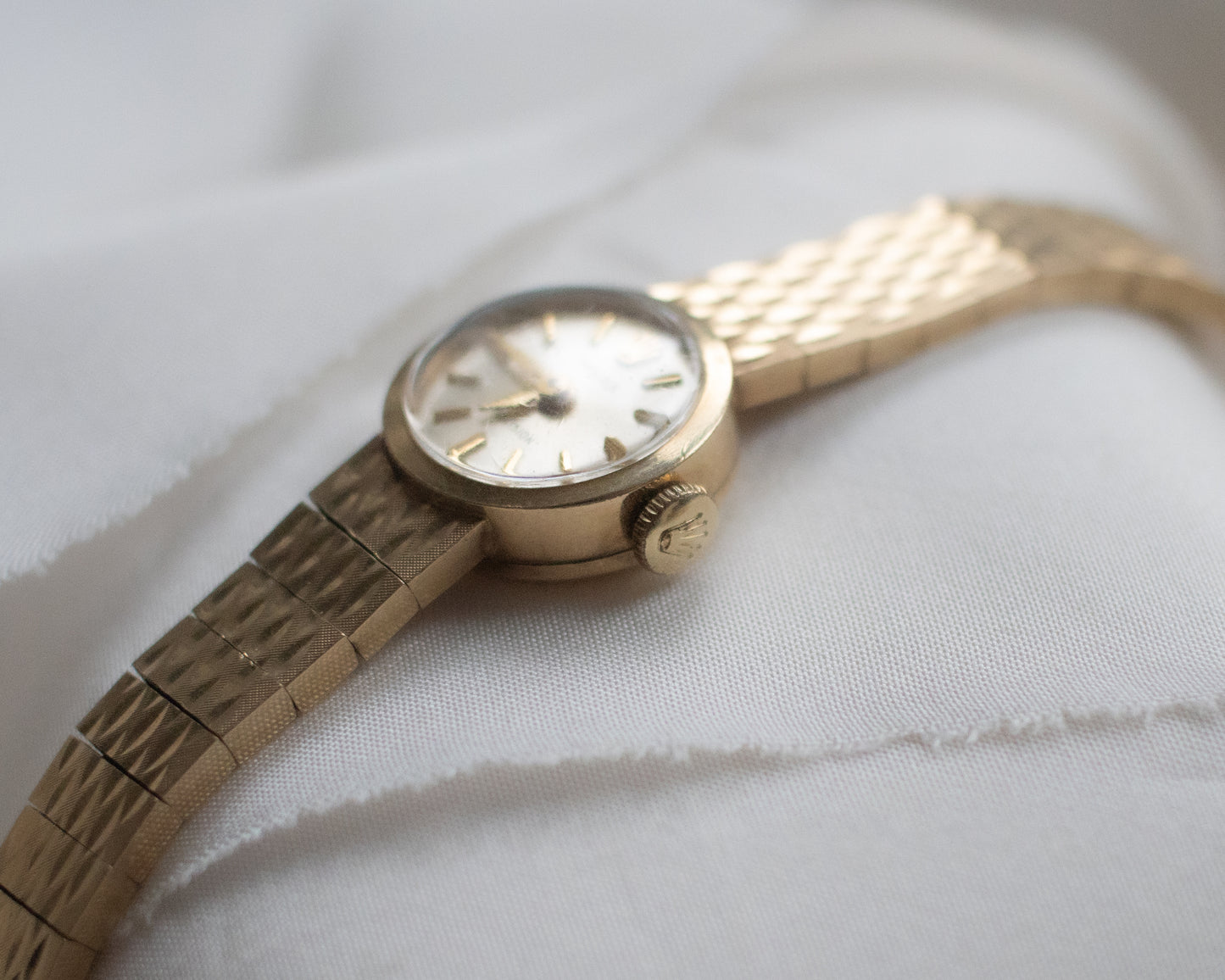 Vintage Rolex Ladies 9ct Gold Watch scaled Integral Bracelet  - 1965