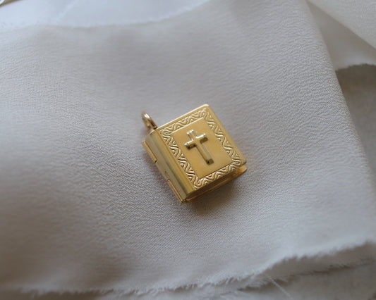 Vintage 1967 9ct Gold Bible Locket Pendant