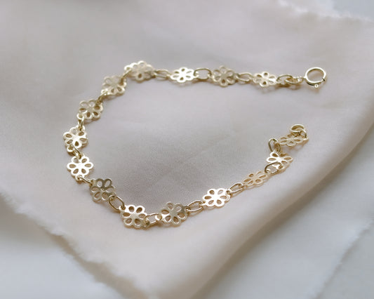 9ct gold daisy link bracelet
