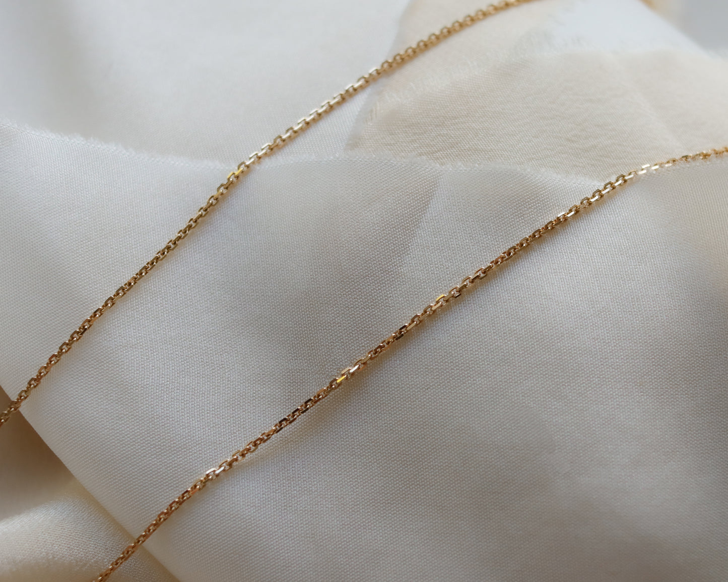 Diamond heart pendant necklace in 9ct gold