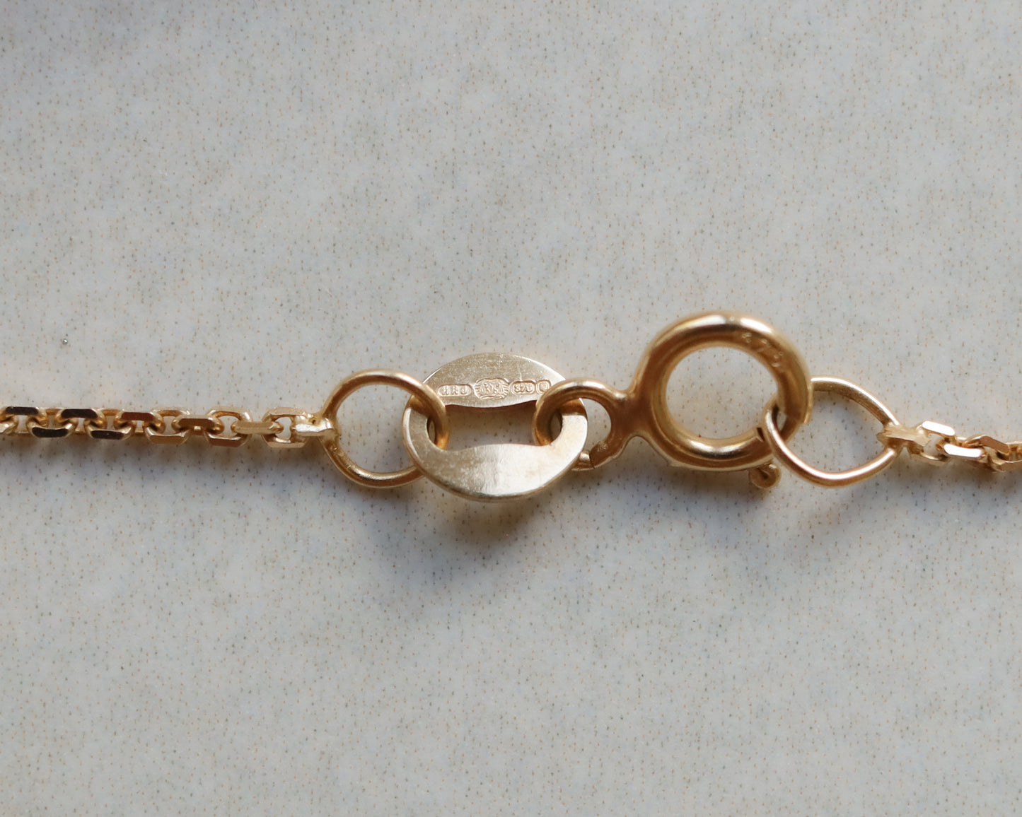 Diamond heart pendant necklace in 9ct gold