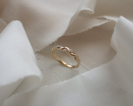 Vintage 9ct Gold Diamond Twist Ring - UK R 1/2