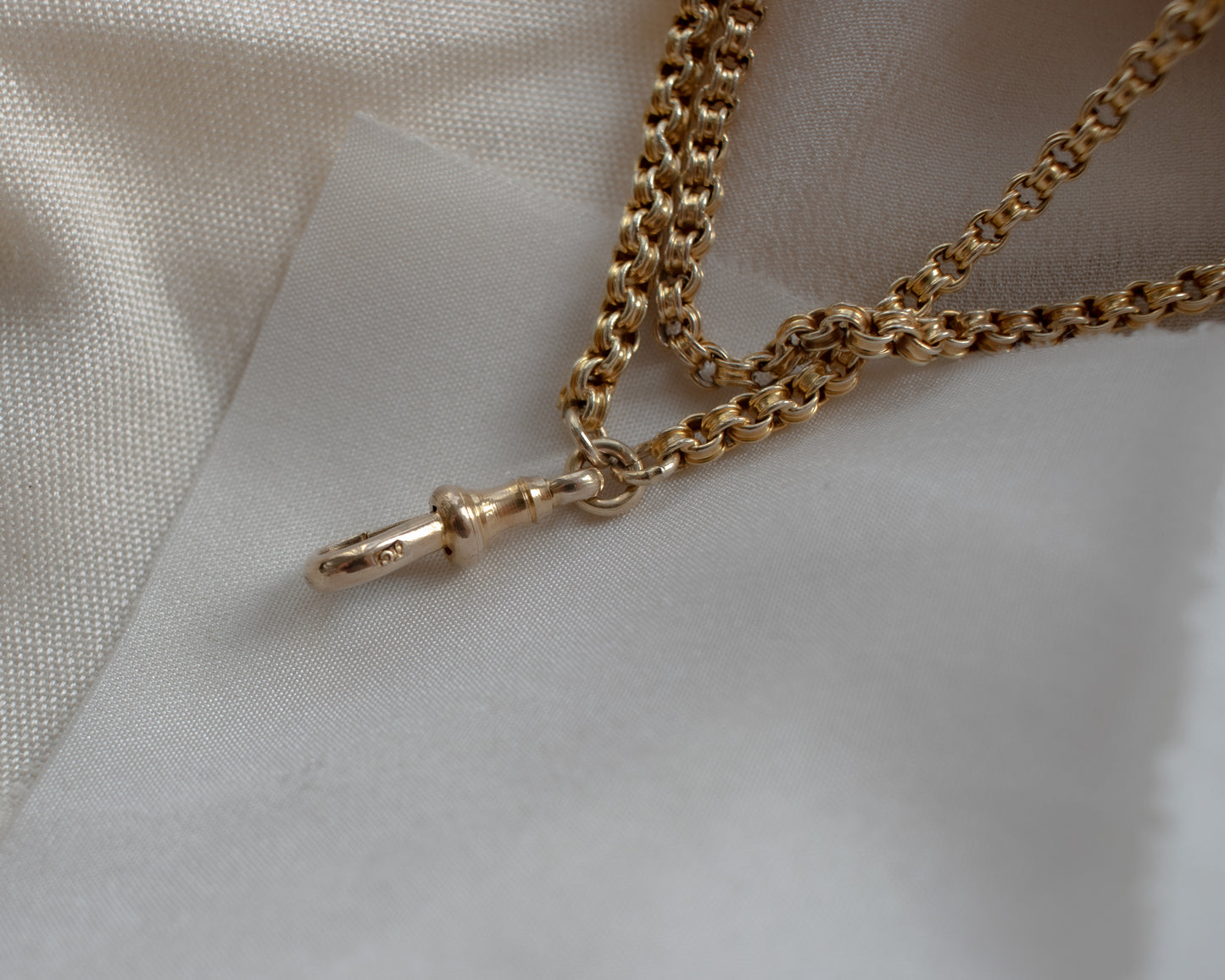 Late 19th century guard chain in 9ct Gold