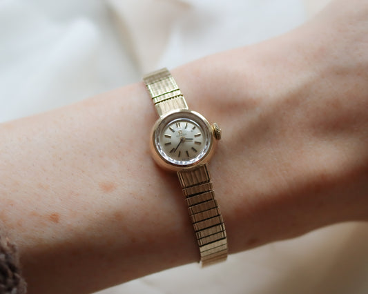 Stunning 9ct gold Omega watch with fancy link bracelet from 1961