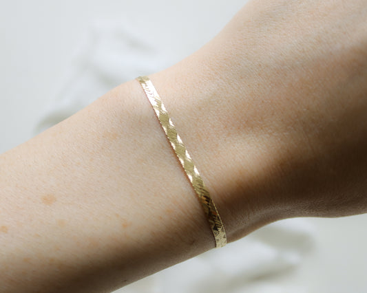 9ct gold flat herringbone bracelet