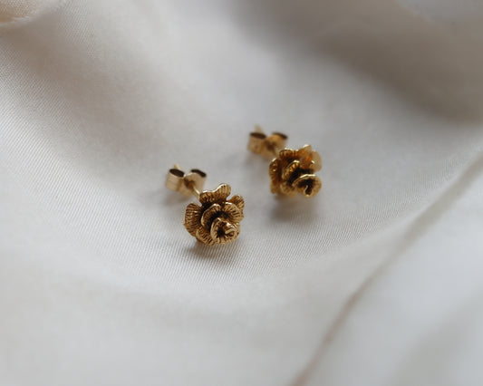 9ct Gold flower bud stud earrings