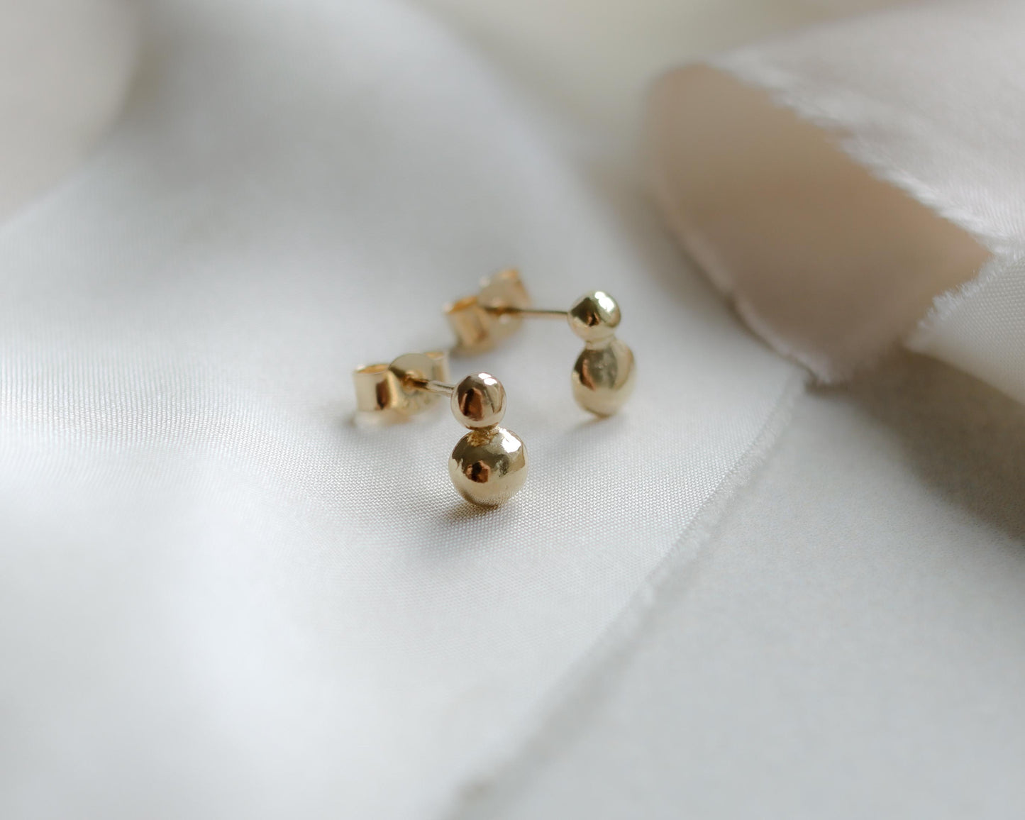 9ct gold granulated stud earrings