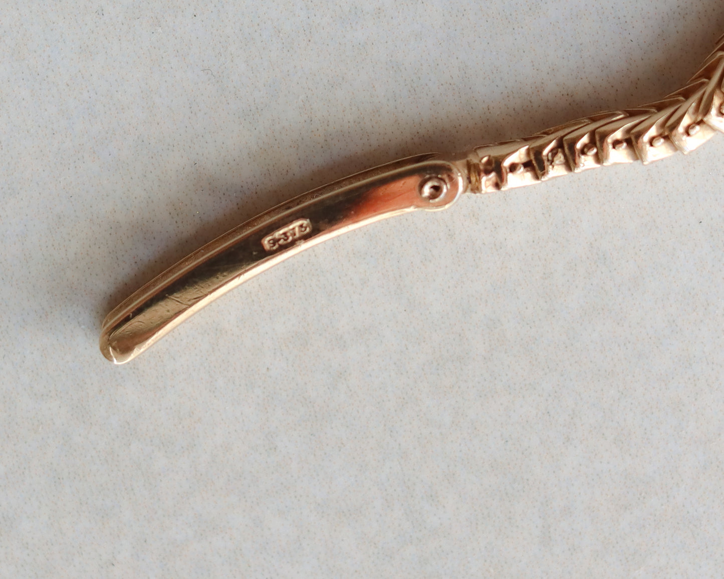 Ladies Rolex precision 9ct gold herringbone watch from 1963