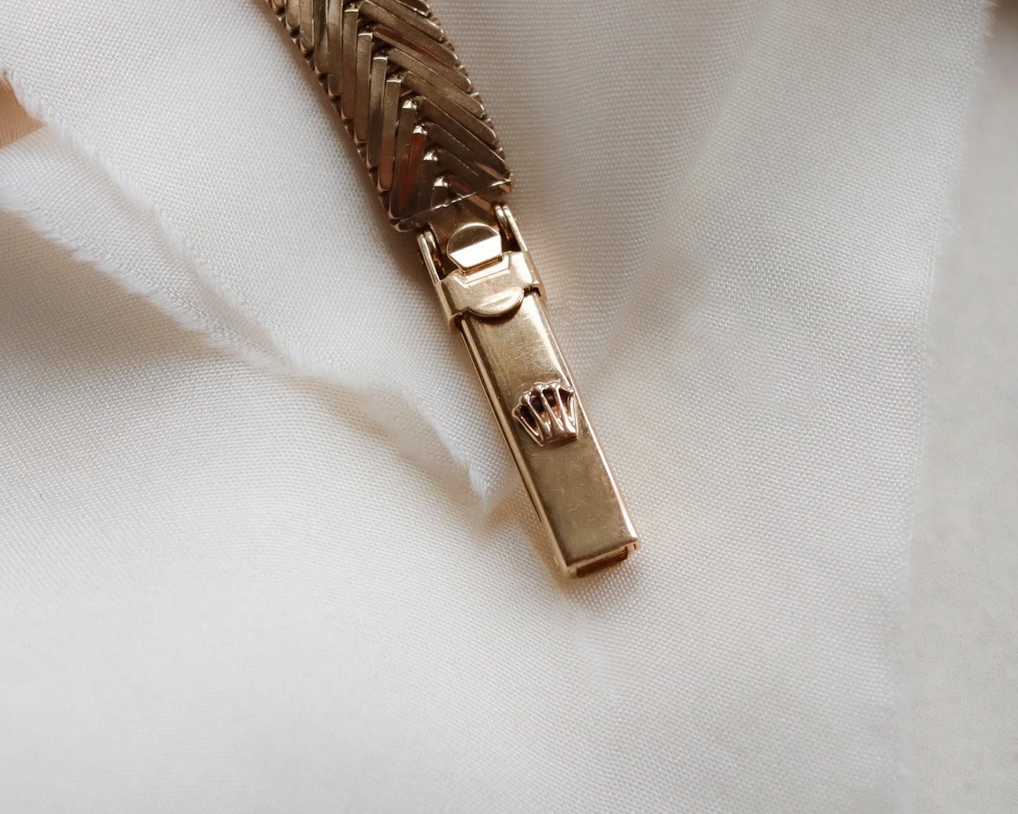 Vintage 9ct Gold Herringbne Rolex Ladies Wristwatch – 1964