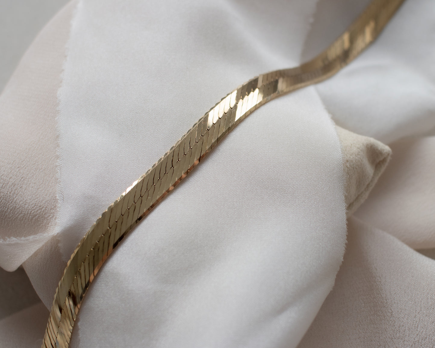 Vintage Italian 9ct Gold Wide Herringbone Necklace - 41.5cm