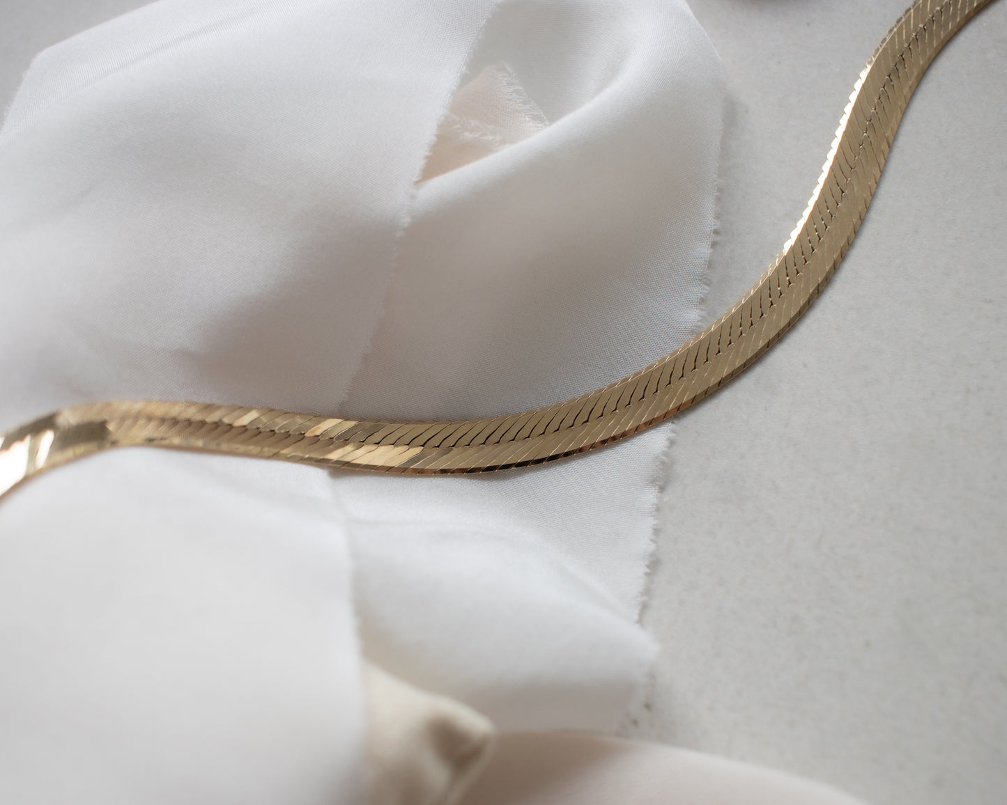 Vintage Italian 9ct Gold Wide Herringbone Necklace - 41.5cm