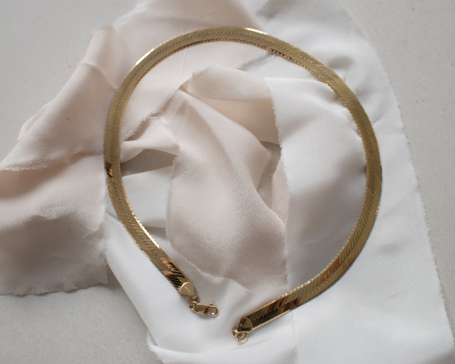 Vintage Italian 9ct Gold Wide Herringbone Necklace - 41.5cm