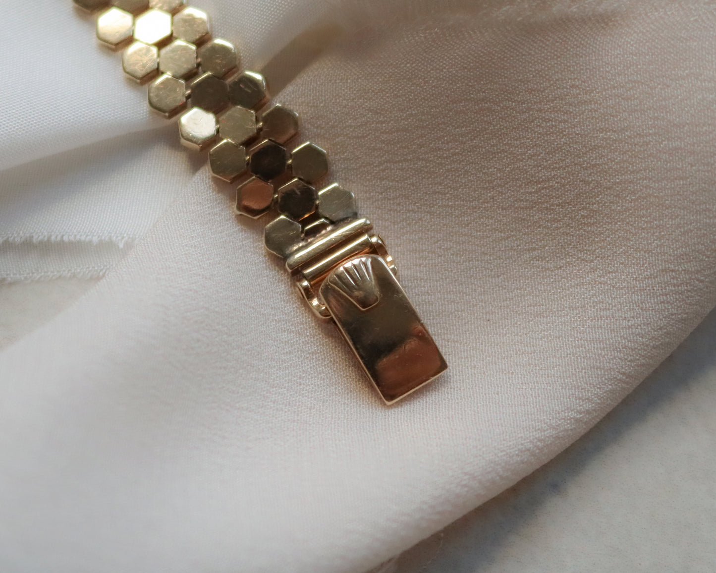 Honeycomb strap Rolex precision watch circa. 1950s