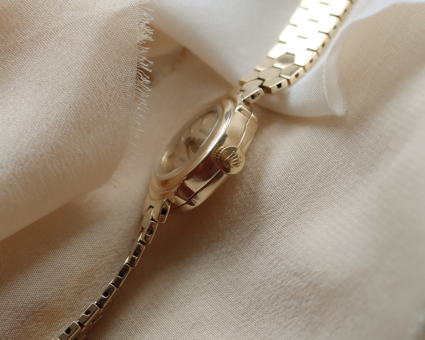 stunning 9ct gold honeycomb strap Rolex precision watch from 1962