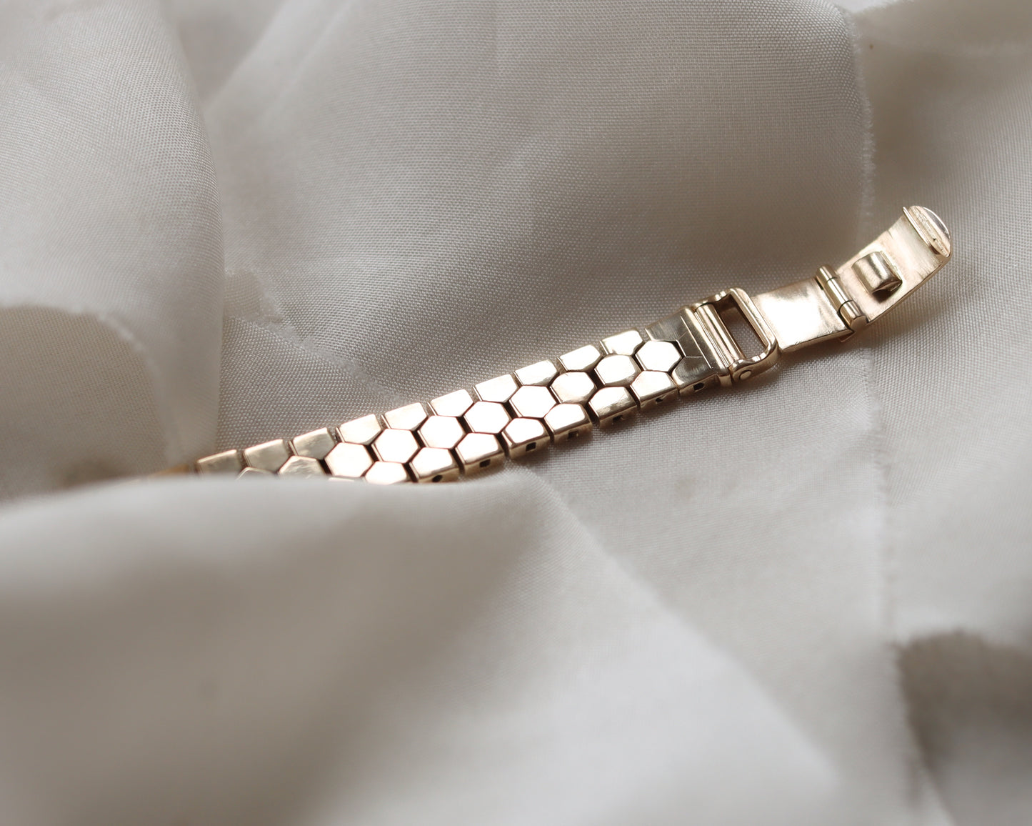 stunning 9ct gold honeycomb strap Rolex precision watch from 1962