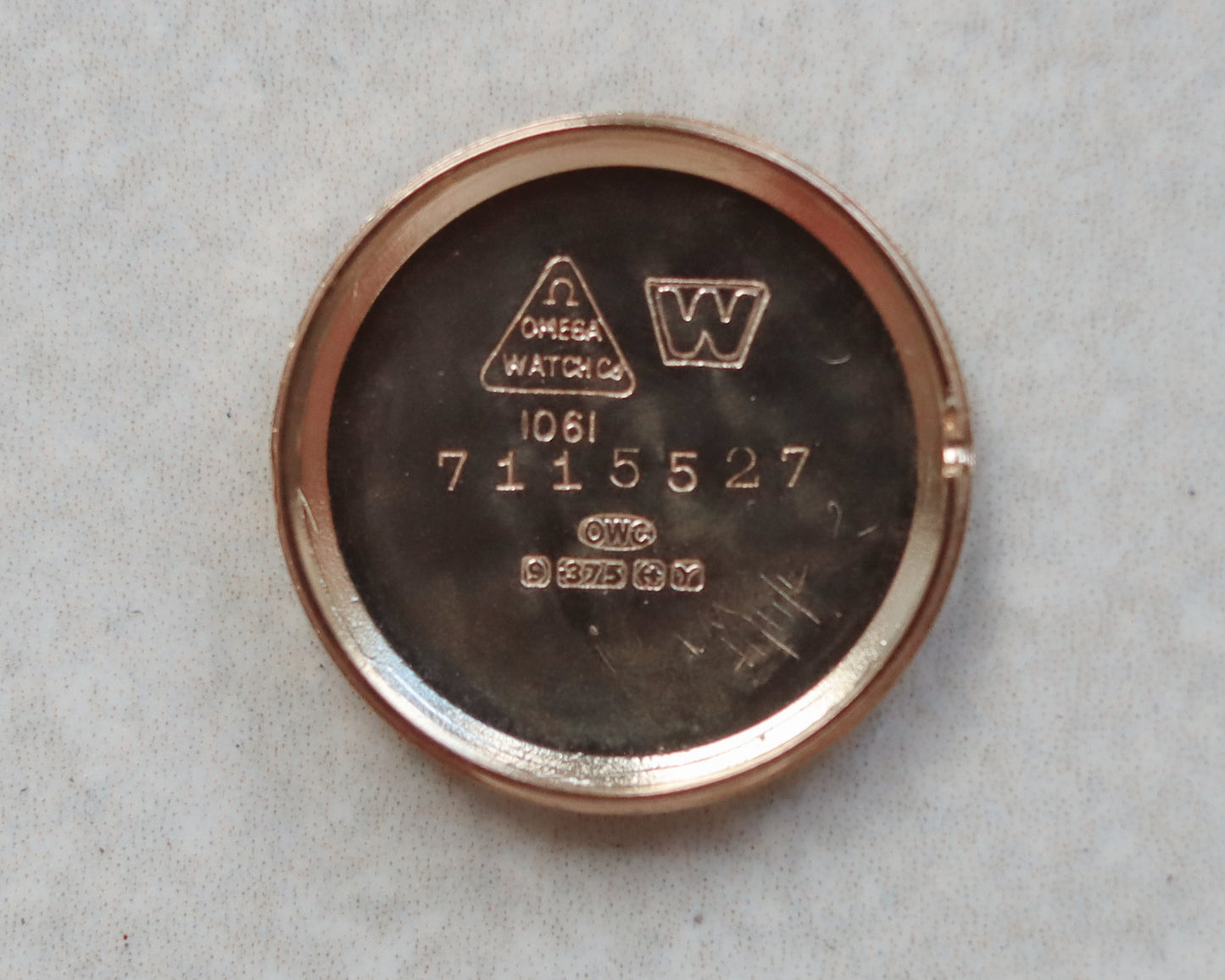 Beautiful 9ct gold Omega manual 625 watch from 1973